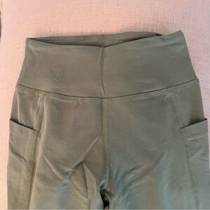 MATE Kiwi Green Pocket Leggings